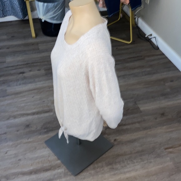 5/$25 SALE!! Nine Britton Sweater Top L - Picture 5 of 6